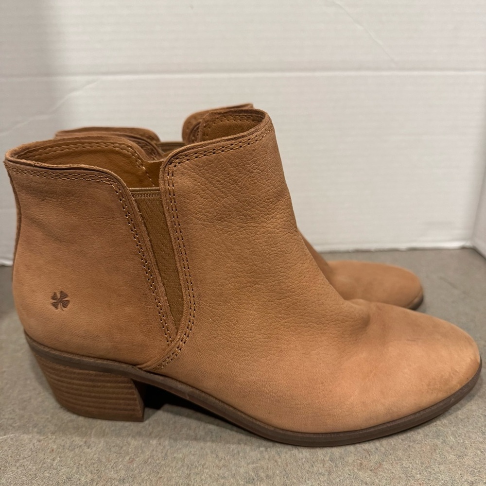 Lucky Brand Women's Tan Leather Chelsea Ankle Boots